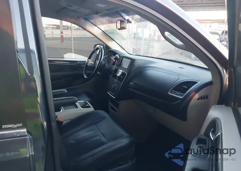 2014 Chrysler Town & Country Touring from USA, damaged, VIN 2C4RC1BG9ER171082